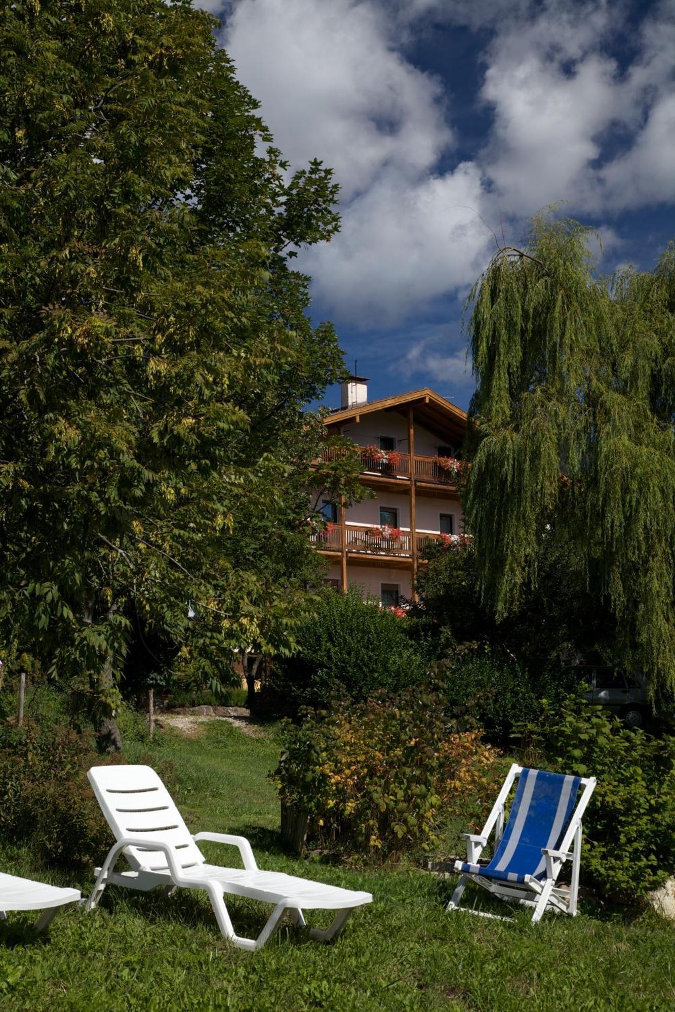 Albergo Bellaria Карано Екстериор снимка
