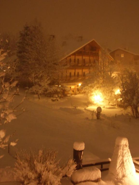 Albergo Bellaria Карано Екстериор снимка