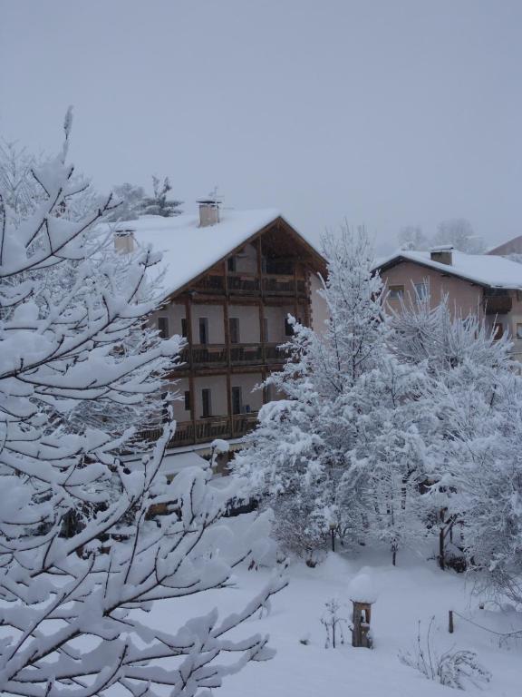 Albergo Bellaria Карано Екстериор снимка