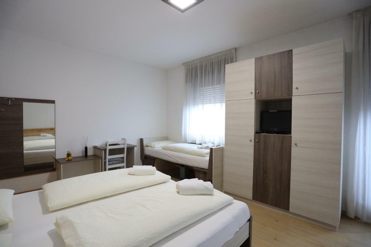 Albergo Bellaria Карано Екстериор снимка